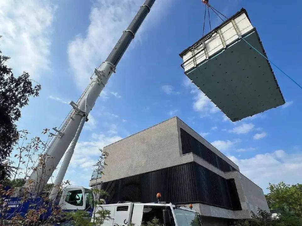 Truck crane operators on work placement: a container, a module and a yacht — 2